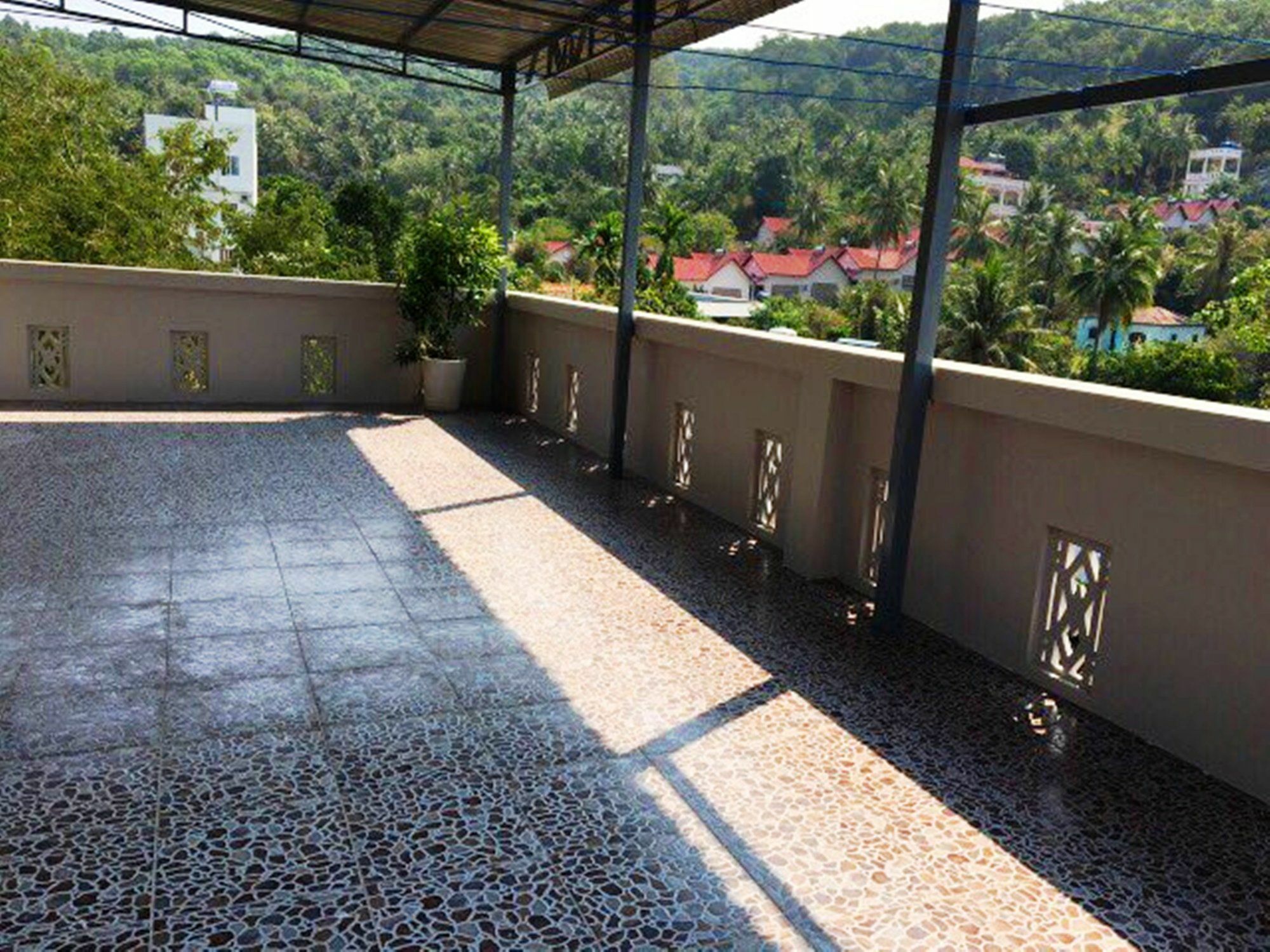 Duy Toan Guesthouse Дуонг-Донг Экстерьер фото